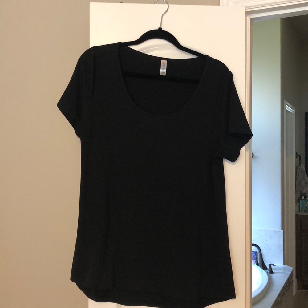 Lularoe Classic Tee
